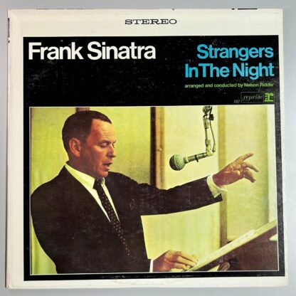 Frank Sinatra – Strangers In The Night